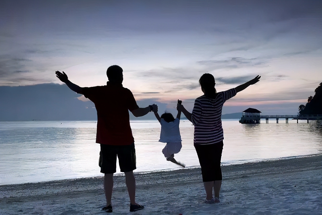原创爸爸去幼儿园接孩子被老师拒绝爸爸也要多参与孩子的教育