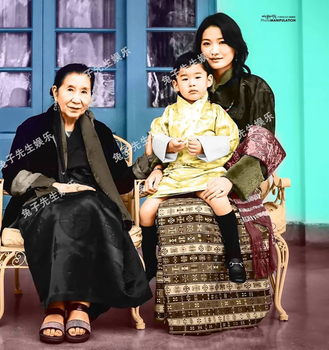 原创30岁不丹王后为情所困与国王合体收礼物不碰丈夫衣袖动作敷衍