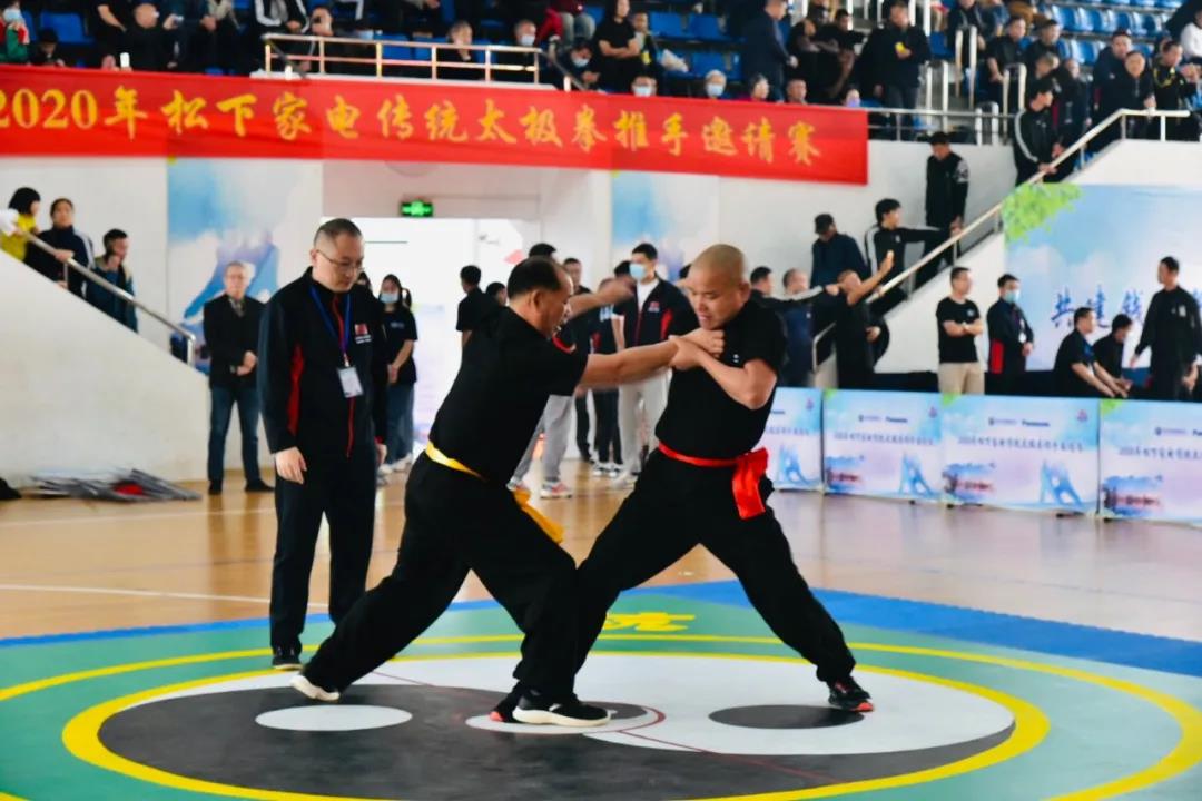 杭州钱塘新区上演太极拳推手巅峰对决!_比赛