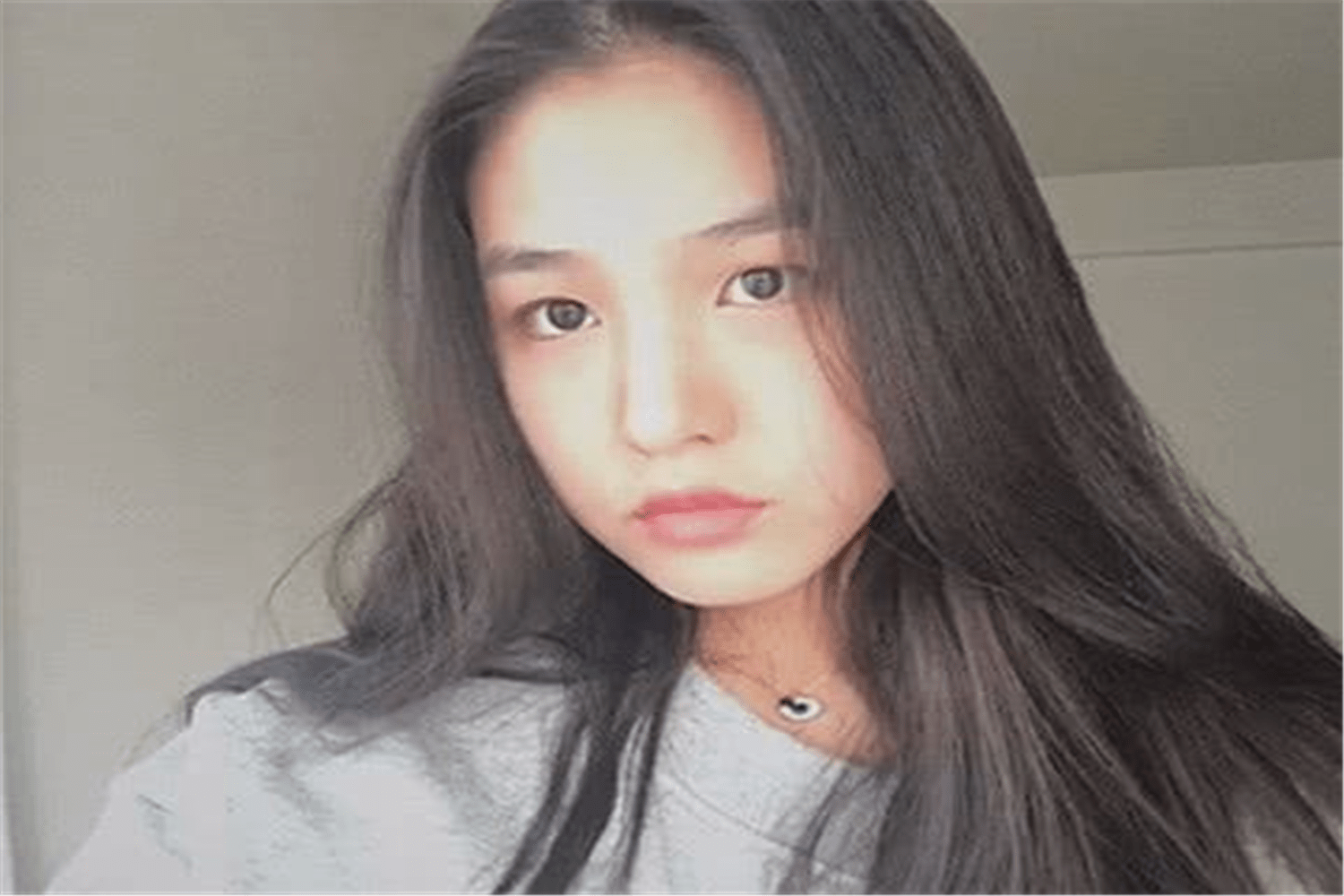 汪峰女儿的初恋脸让人沦陷,15岁身高盖过章子怡,网友:等你出道