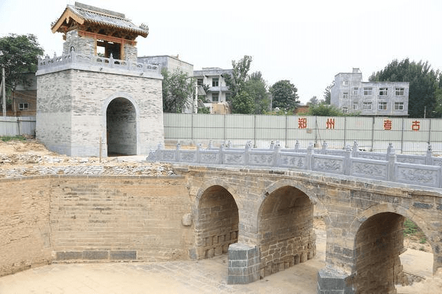 郑州"知名"的城中村,大学生常汇聚此地赚钱,半夜仍热闹不断