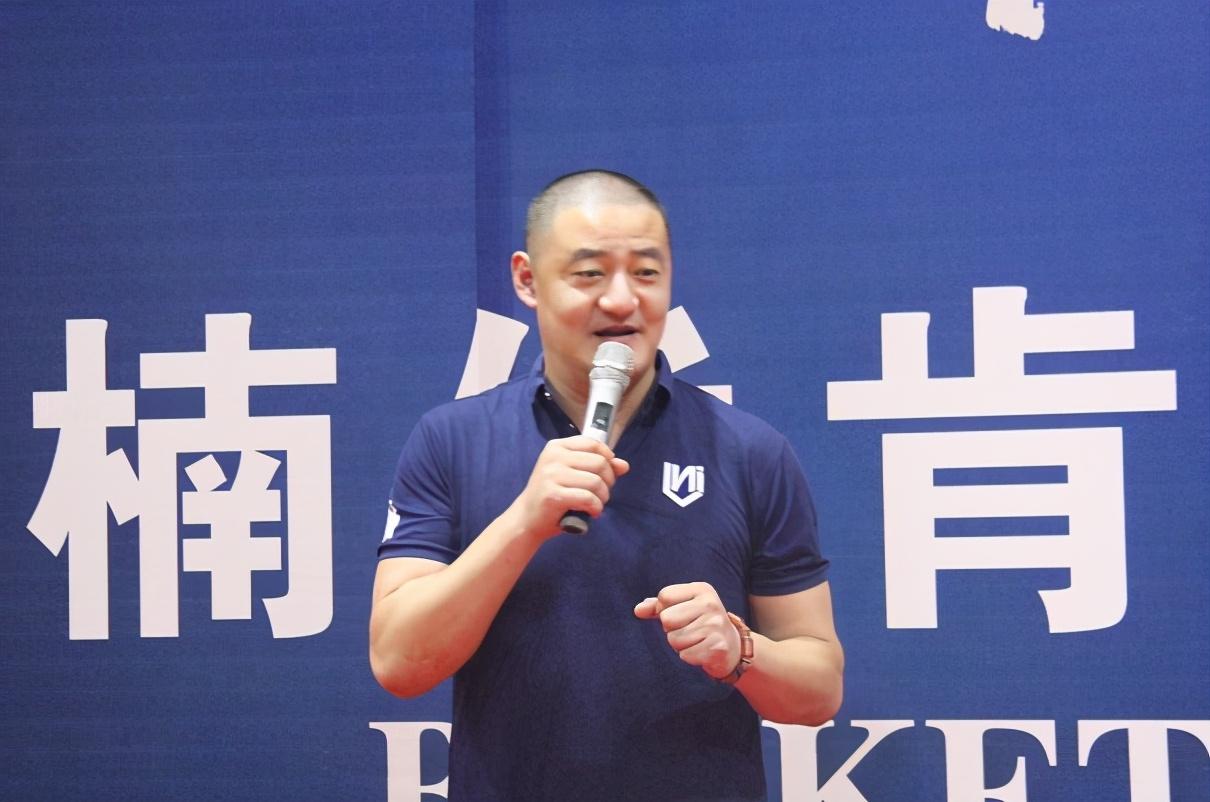 往往会在语言和行为上出现"一边倒"的现况,个人还是不看好焦健的说法