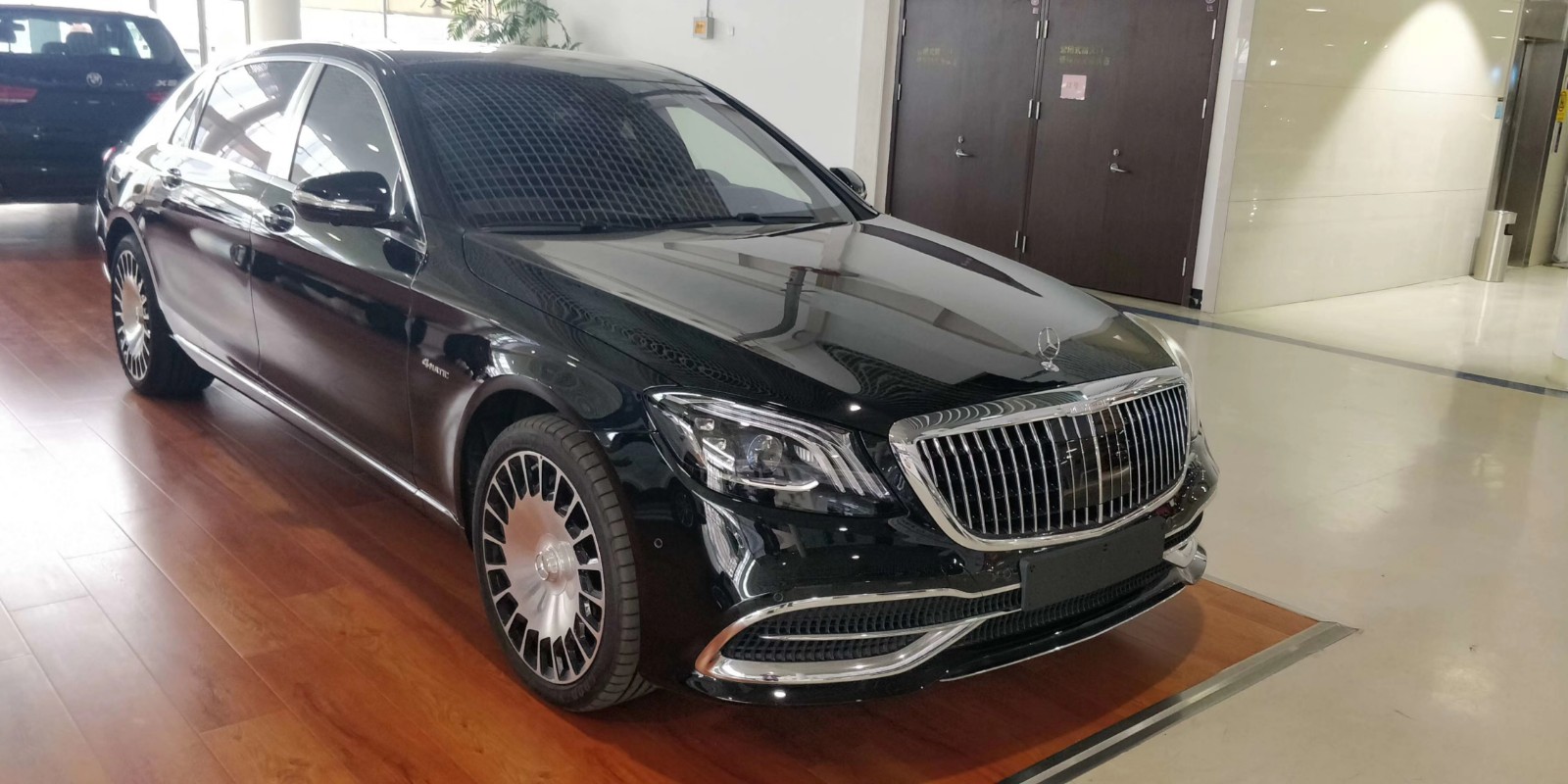 进口奔驰迈巴赫s560顶级轿商务出行首选