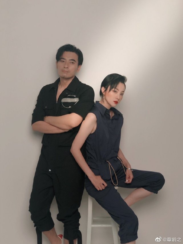 原创章龄之自曝意外摔伤差点破相,陈龙及时赶到,还调侃她是长不大的