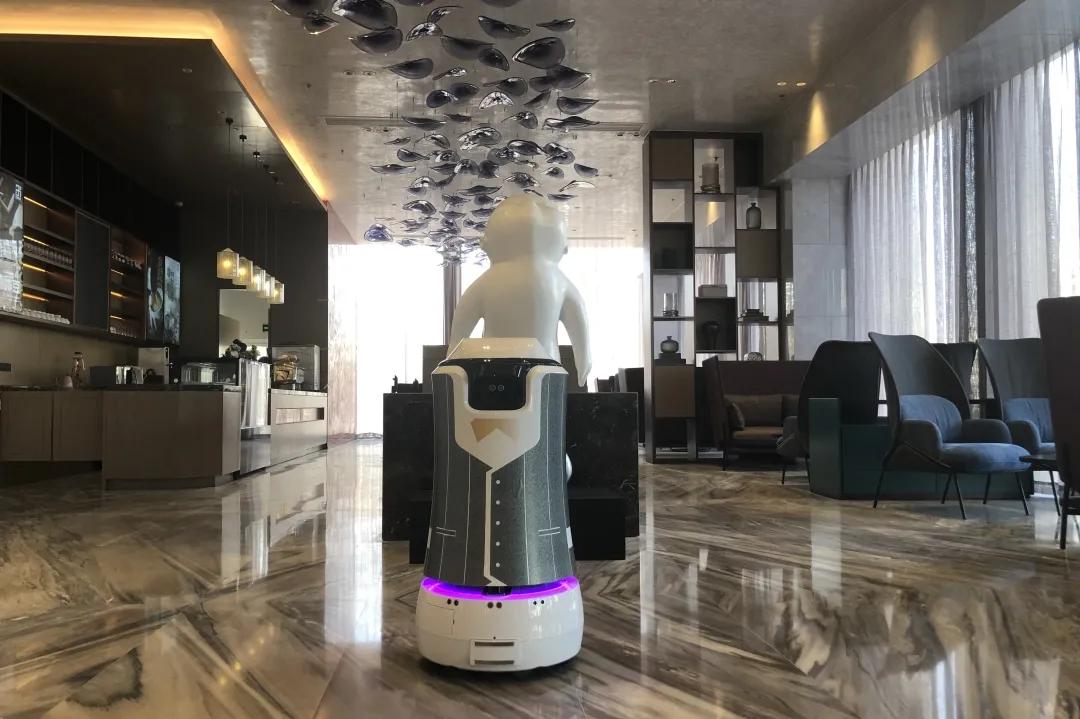 酒店机器人又添新兵