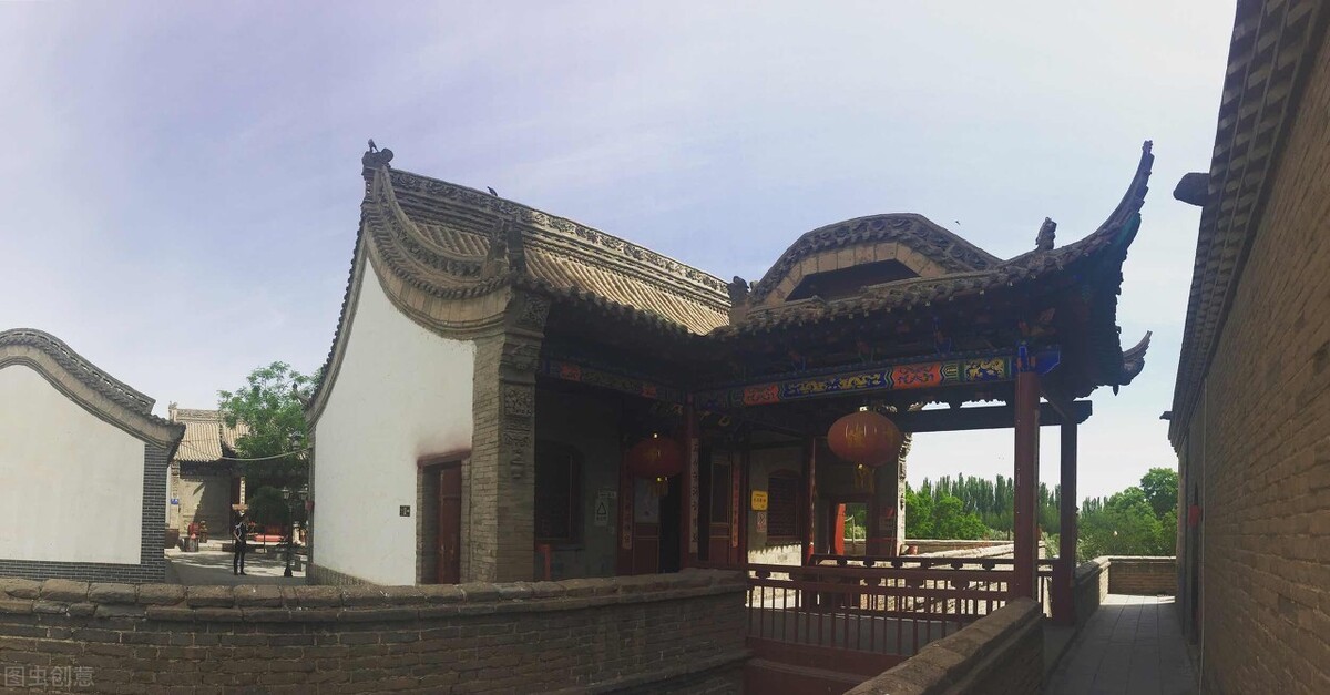 这是一座古老的佛教砖塔海宝塔千年古塔凌霄汉身姿挺拔端庄秀丽