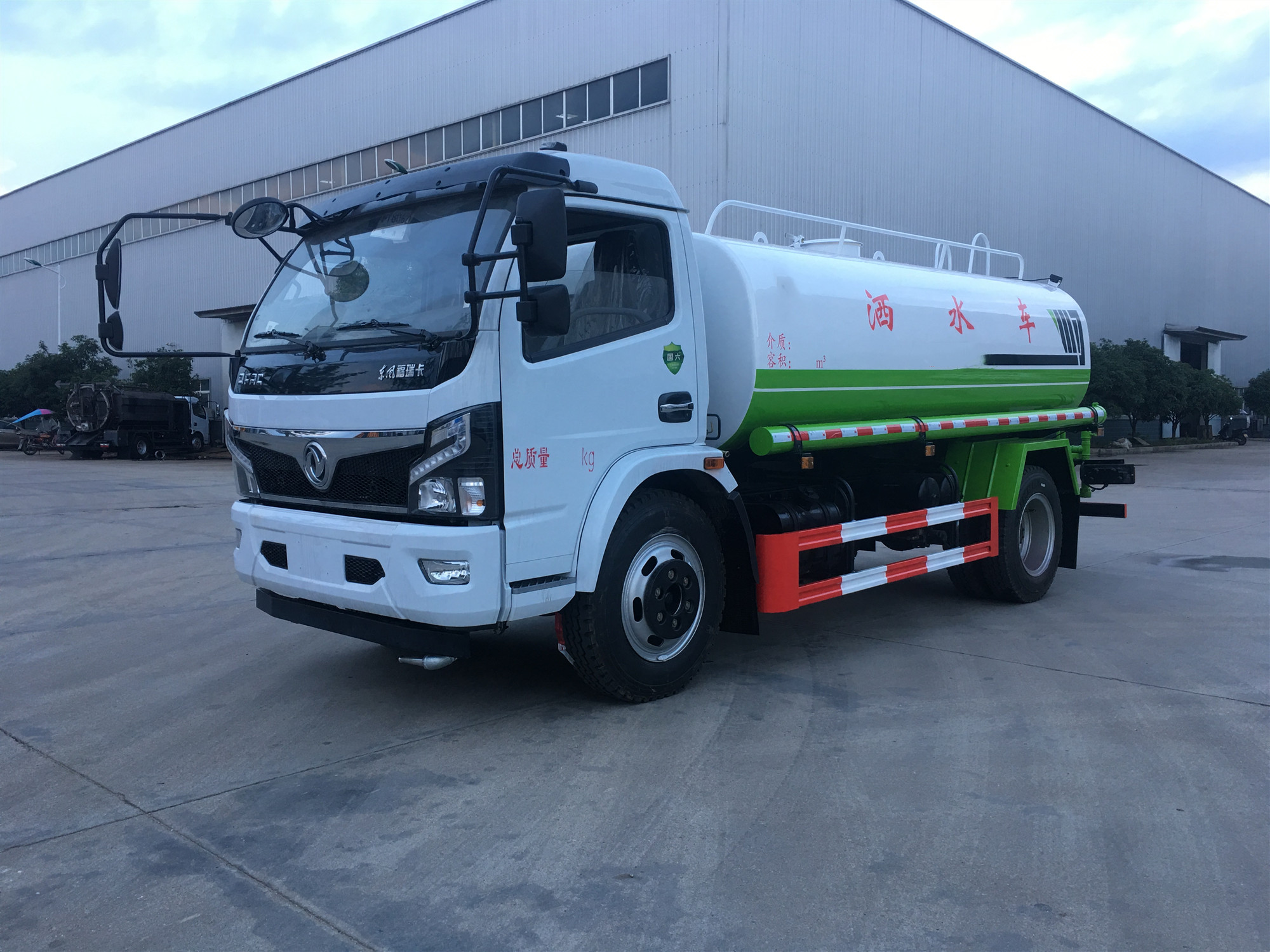 工程绿化10吨洒水车够用吗?报价多少钱?