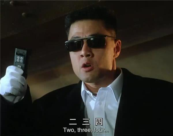 他是著名反派专业户,孤身一人去香港发展,拍的港片多过李连杰_于荣光