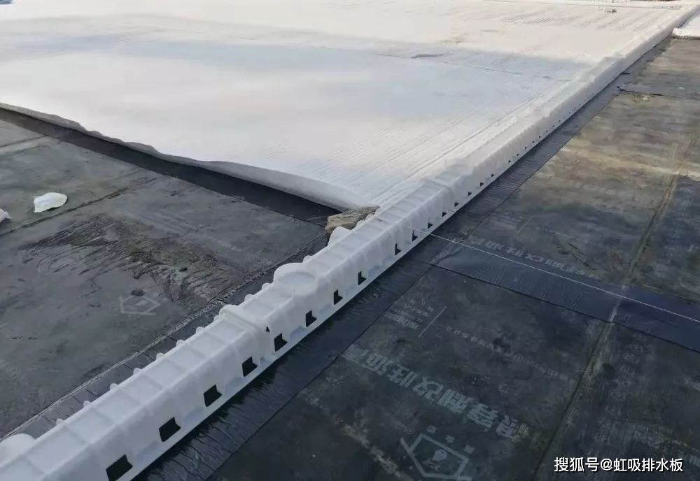 车库顶板虹吸排水系统工作原理及施工现场图片