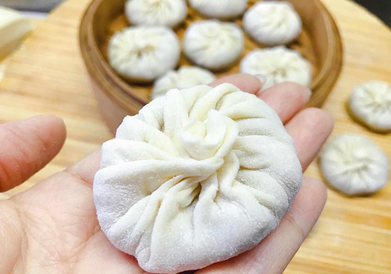 饺子皮也能做包子,一口一个营养美味你也会