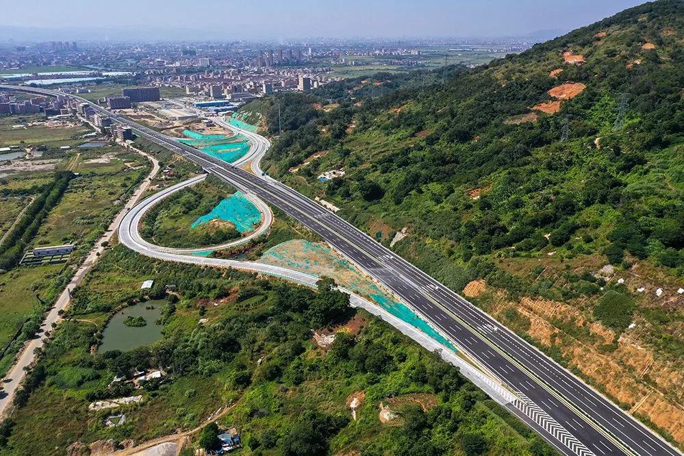 今天(11月20日) 汕湛高速公路(汕头至普宁占陇段) 正式通车!