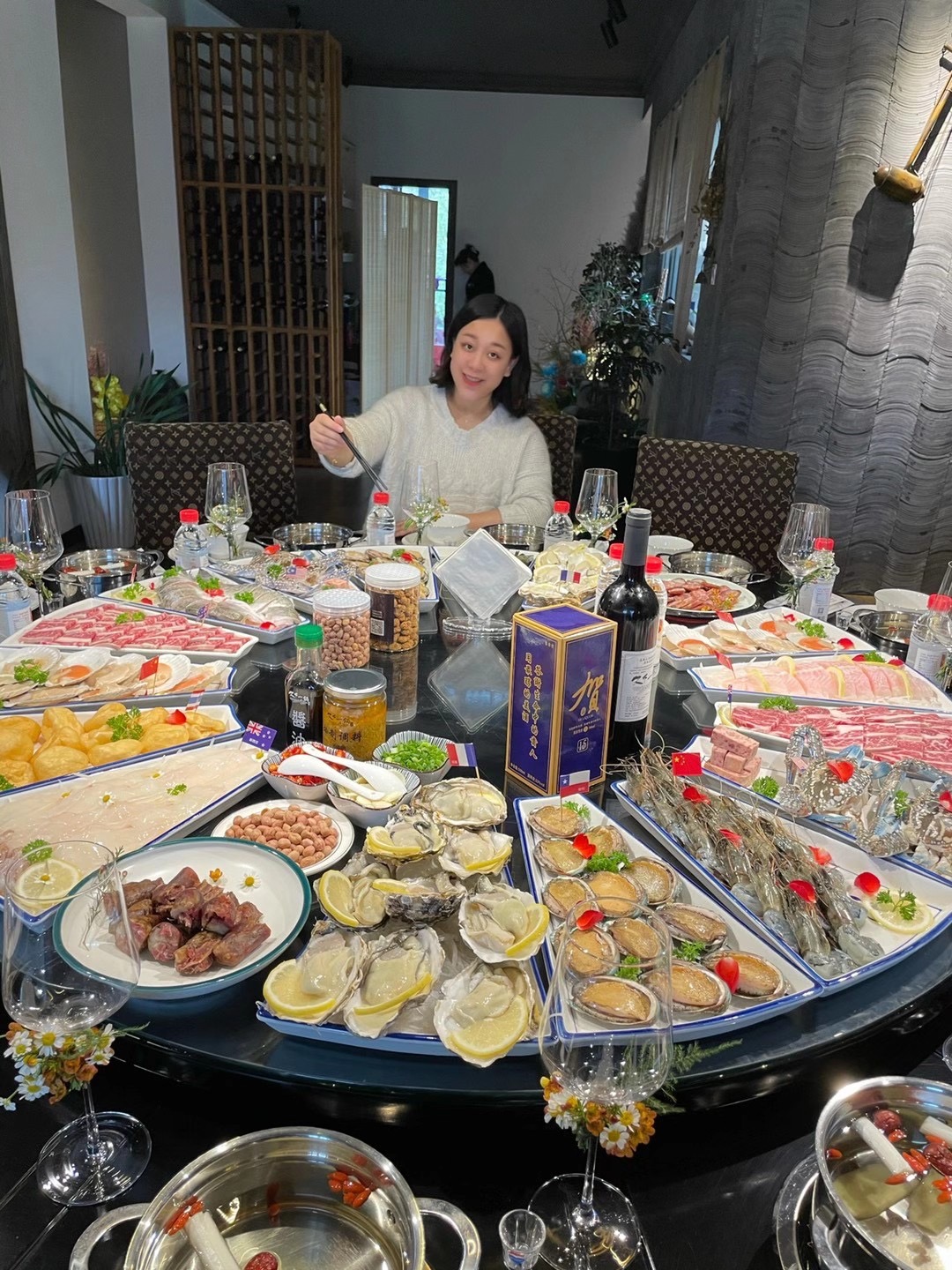 带你吃人均四百的私人定制海鲜大餐,黑虎虾,八头鲍,皇室生蚝