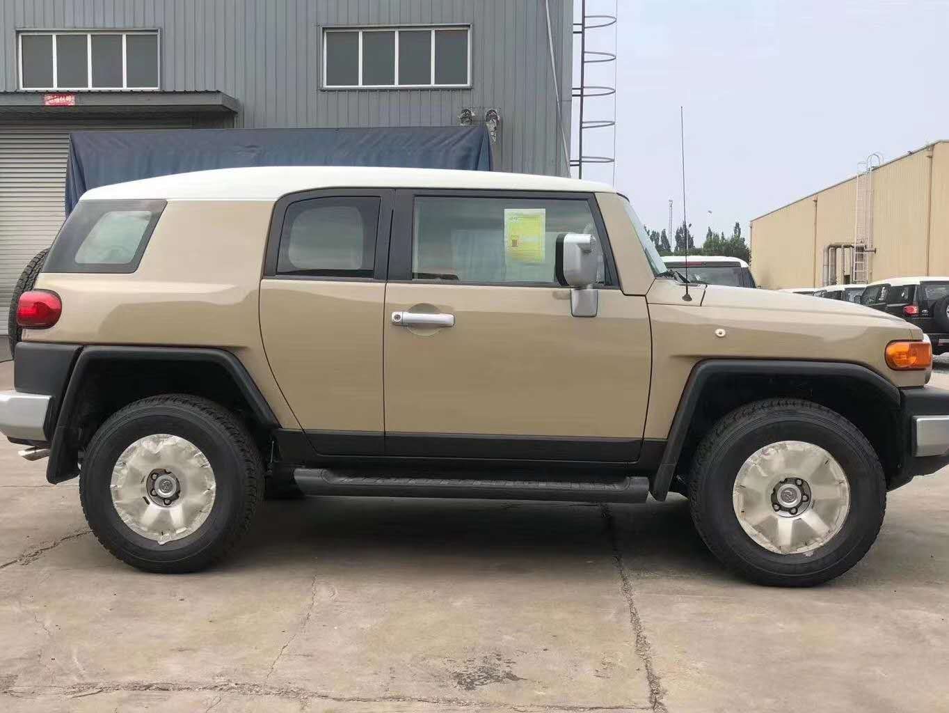 2020款丰田fj酷路泽4.0l 硬派越野全面升级