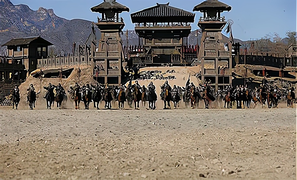 我们在影视剧中,常常会看到一种景象,主将在中军帐中思考破敌良策