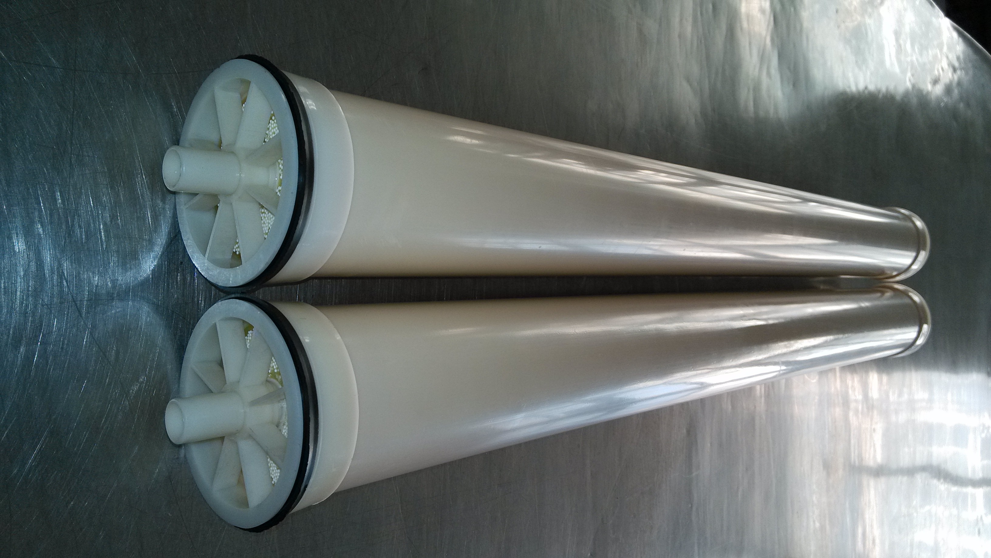 由于无机类絮凝剂价格便宜而使用较多,为了避免对膜系统的铁离子污染