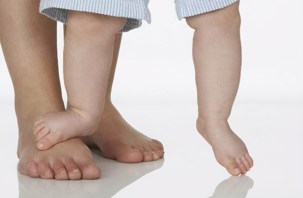 孩子双腿有这2个特点预示着将来会是大长腿属于晚长型