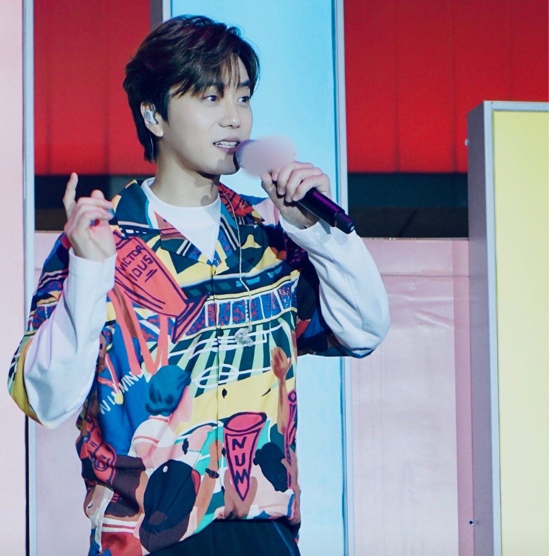 07届快男陆虎公开恋情,女友比他小8岁,快男公开恋爱第四人