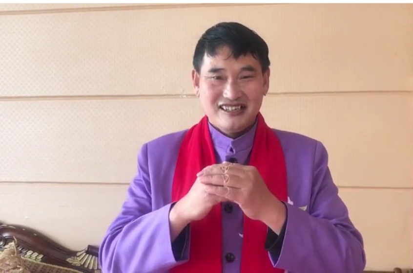 感恩节,大衣哥向广大网友和歌迷问好和祝福,流言蜚语不攻自破_朱之文
