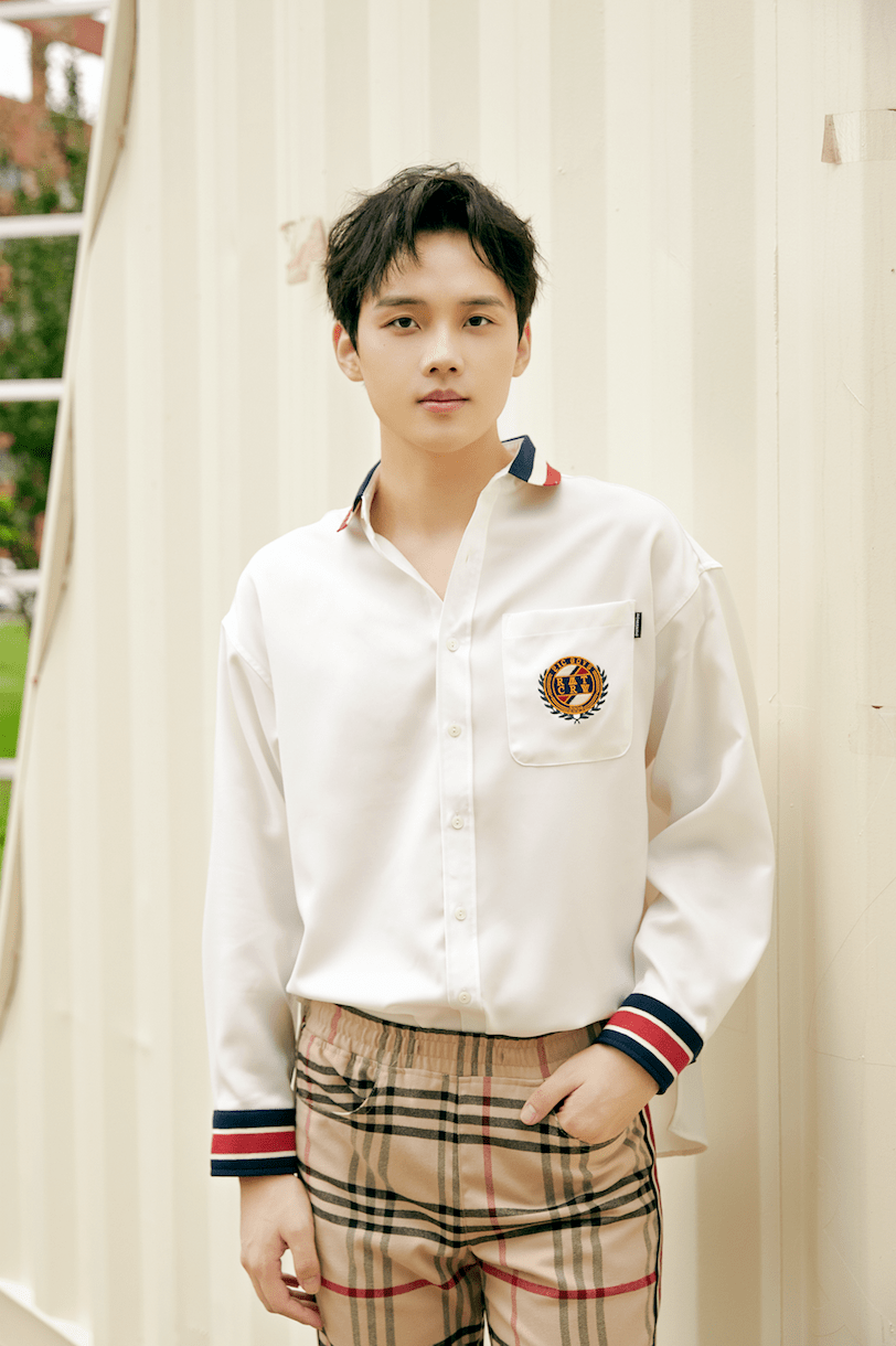 高杨接受wonderland中文版采访舞台表演者需要保持思想纯粹