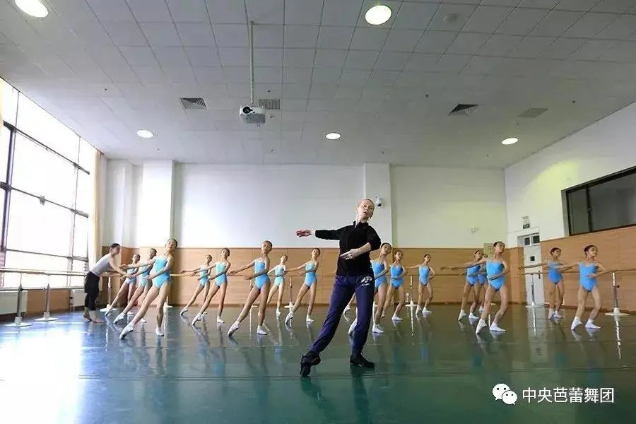 中央芭蕾舞团舞蹈学校属普通中等专业学校,由中国著名芭蕾表演艺术家