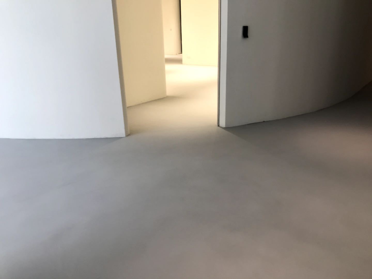 面层水泥自流平地面做法