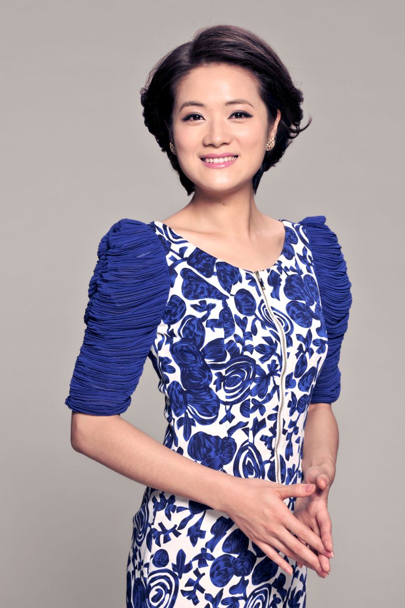 原创央视美女主播董丽萍长相甜美还是学霸如今40岁依然单身