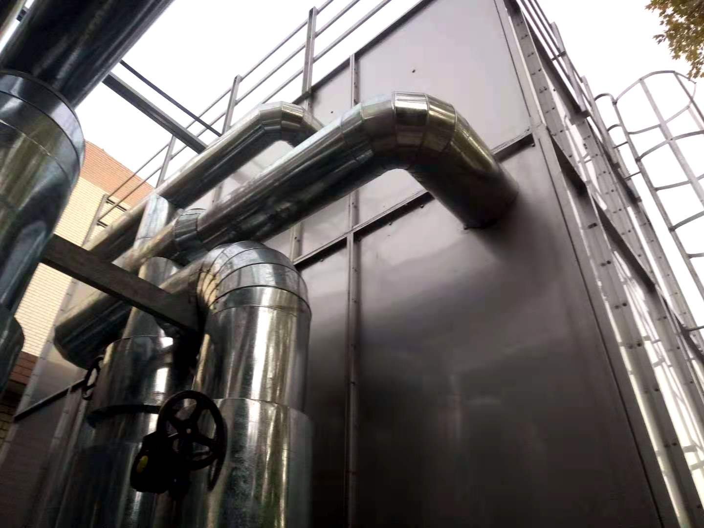 蒸汽系统保温非常重要可拆卸保温夹套可帮助企业提高经济效益