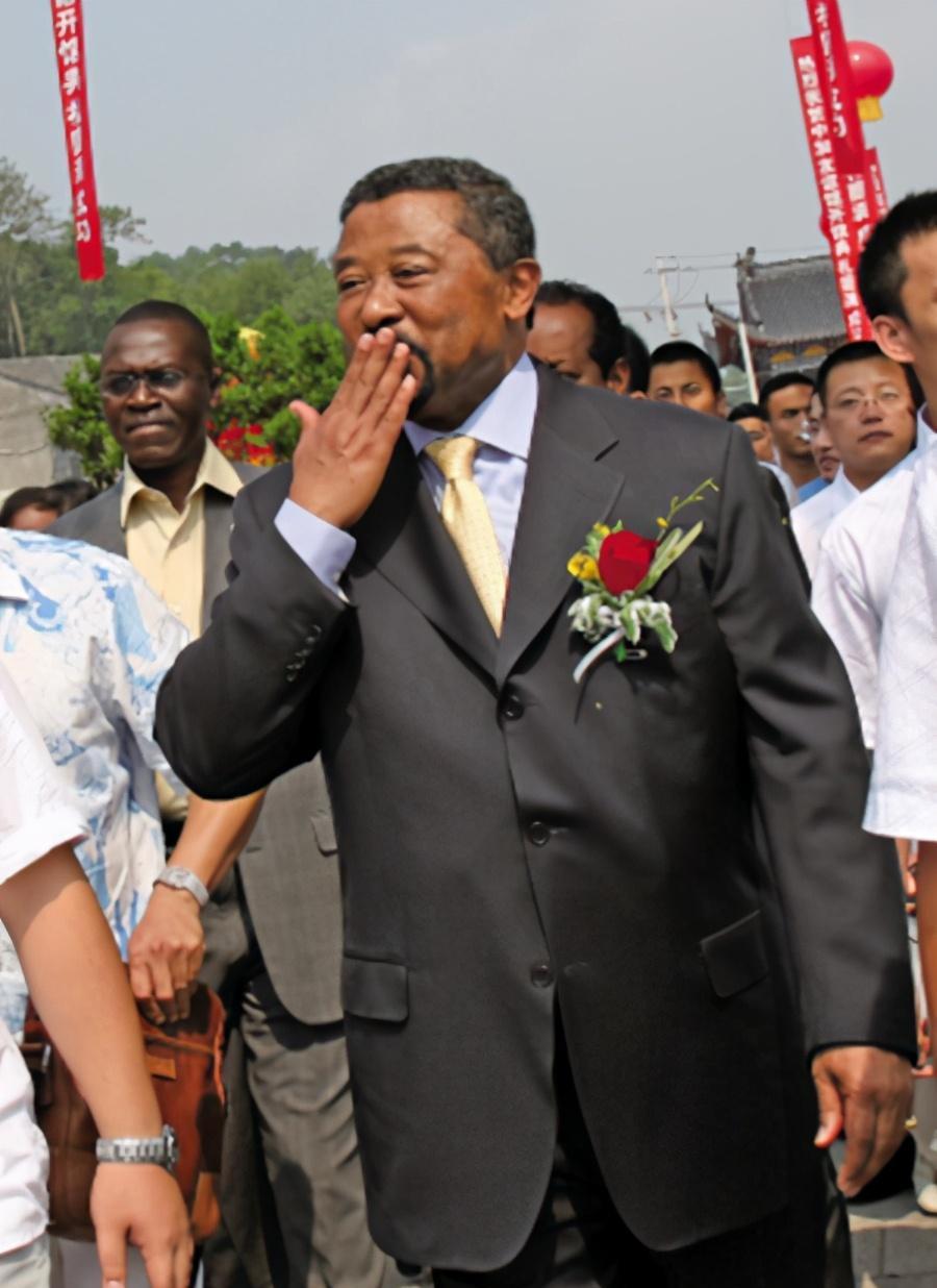 华裔的温州人,身居高位却不忘家乡根,每年都要回温州来祭祖_程志平