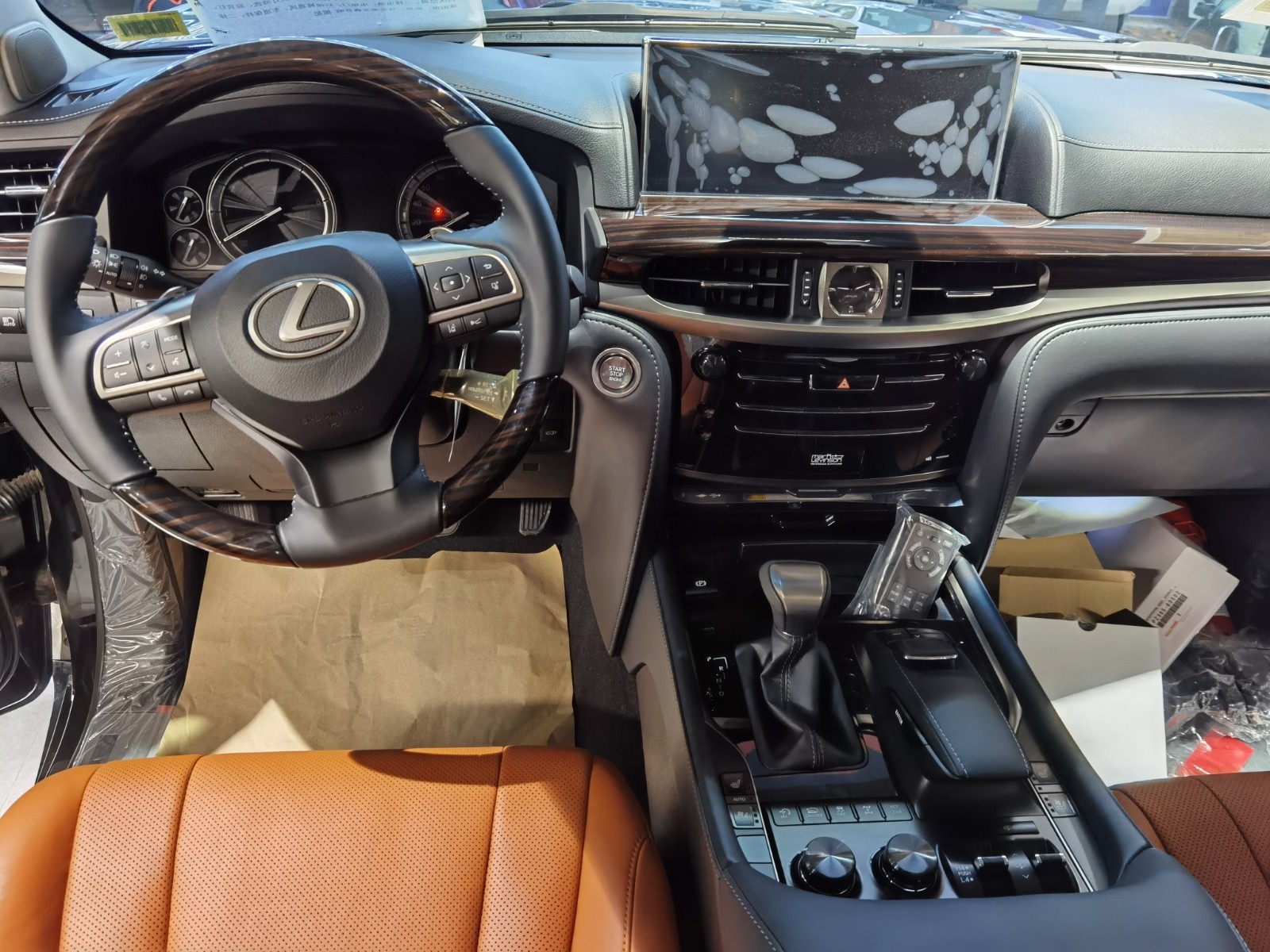 2020新款雷克萨斯lx570配置解析大幅让利