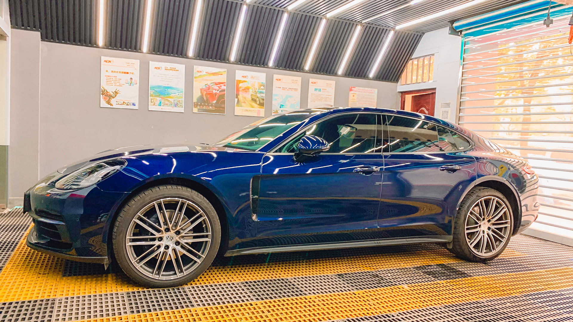 南昌汽车贴膜保时捷隐形车衣贴膜图