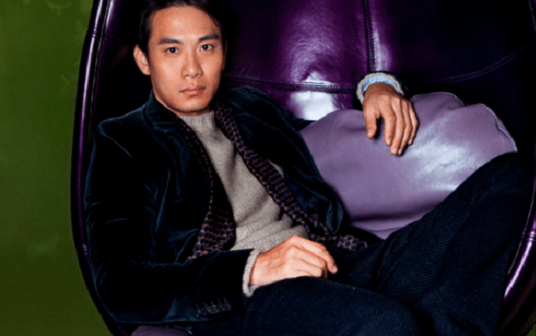 帅气有型的戚玉武,拿下十座人气奖杯,现如今家庭美满