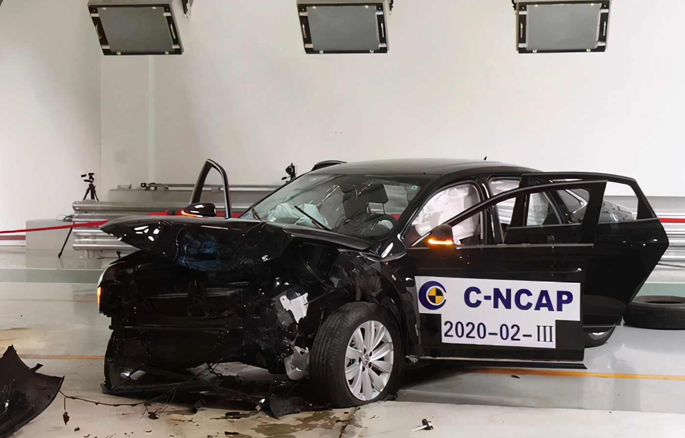 中保研重测帕萨特a柱果然硬了车主们就能安心了