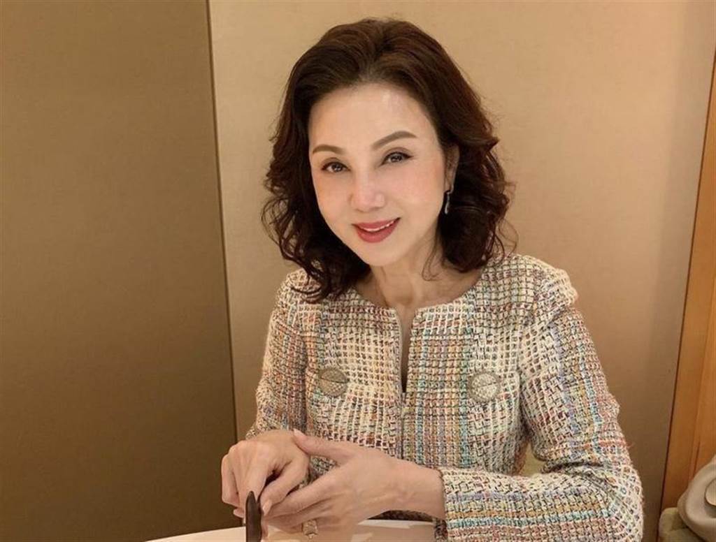 谢玲玲新冠肺炎被爆病情严重好友巴戈希望人没事就好