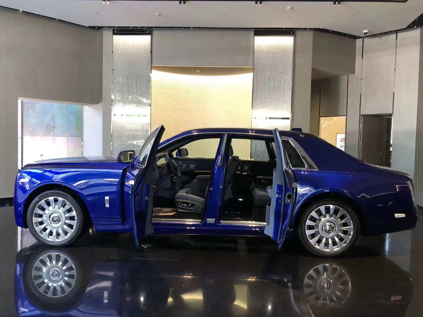 2020款进口劳斯莱斯幻影 大幅让利尊享奢华