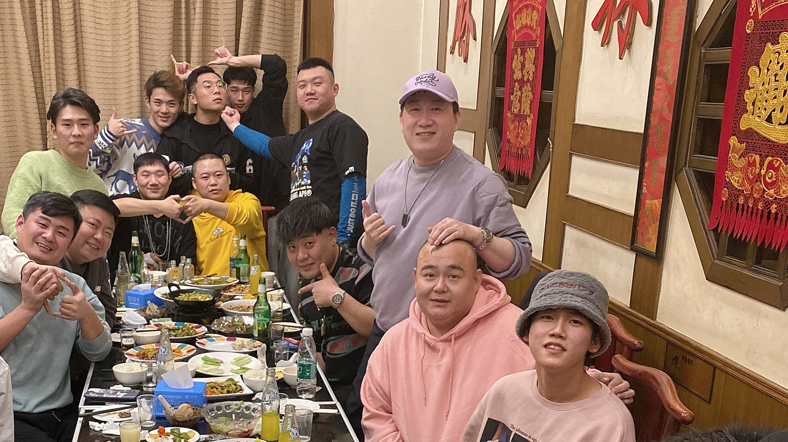 德云社发展至今演员队伍庞大,从多年前开始,郭德纲便把德云社所有