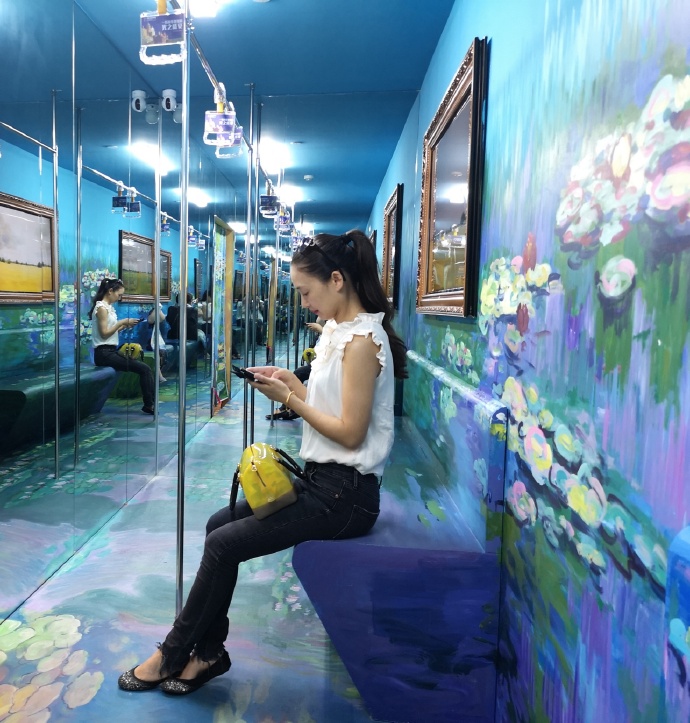上海印象光绘艺术馆游记在流光溢彩中与大师名画互动