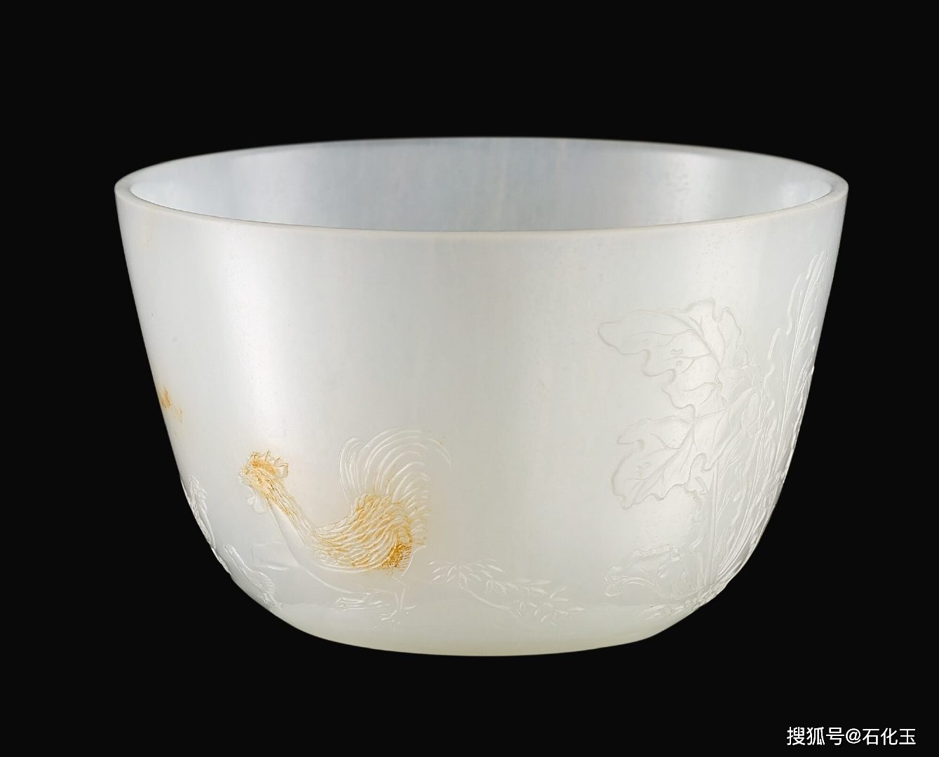 乾隆时期的白玉鸡缸杯以高价成交您更喜欢哪一只鸡缸杯呢