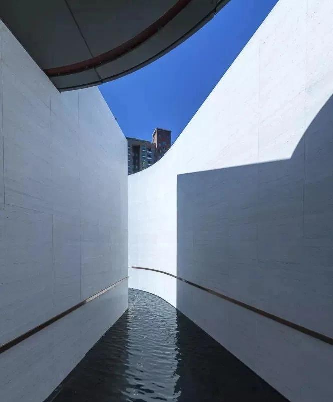 空间肌理的形态如何传达现代美学的审美新境