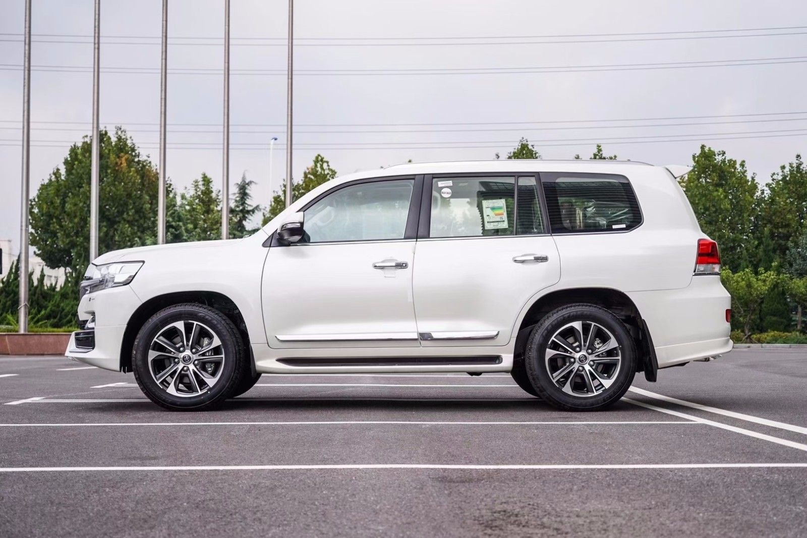 丰田兰德酷路泽5700促销价 中东版v8巡洋舰