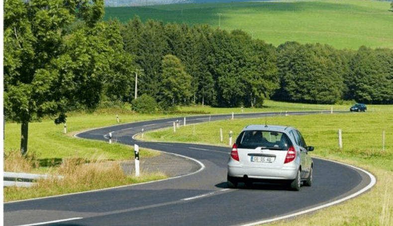 转弯的时候真的要踩离合吗?很多人没搞懂