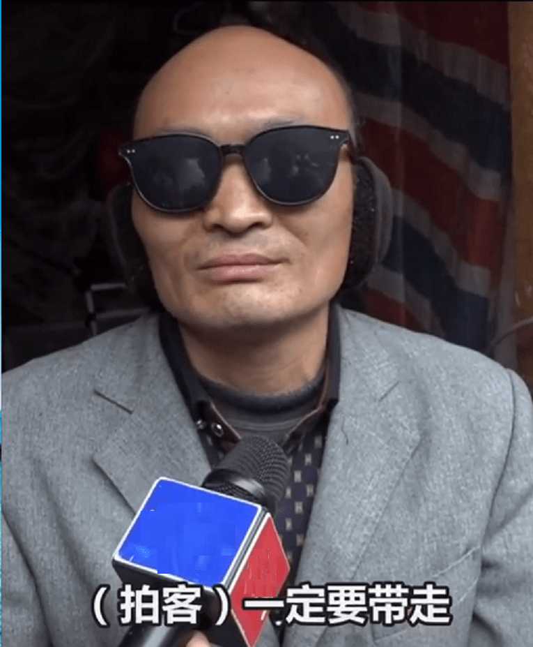 爆米花大叔走红之路出现坎坷,爆米花20一斤被嘲讽:没见过钱?