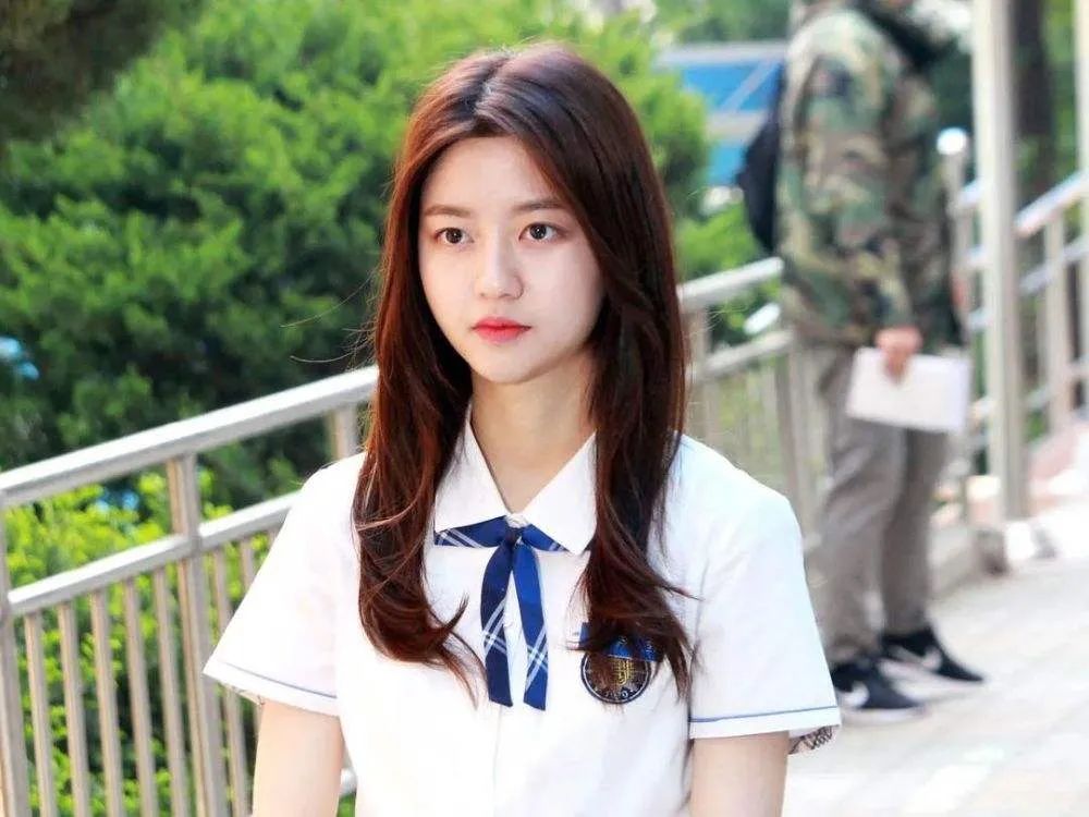 顶楼裴璐娜扮演者金贤秀个人资料介绍