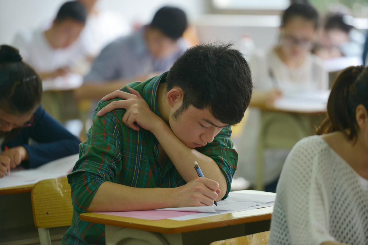 文科生书背了不少成绩还是没起色多半是不会学习