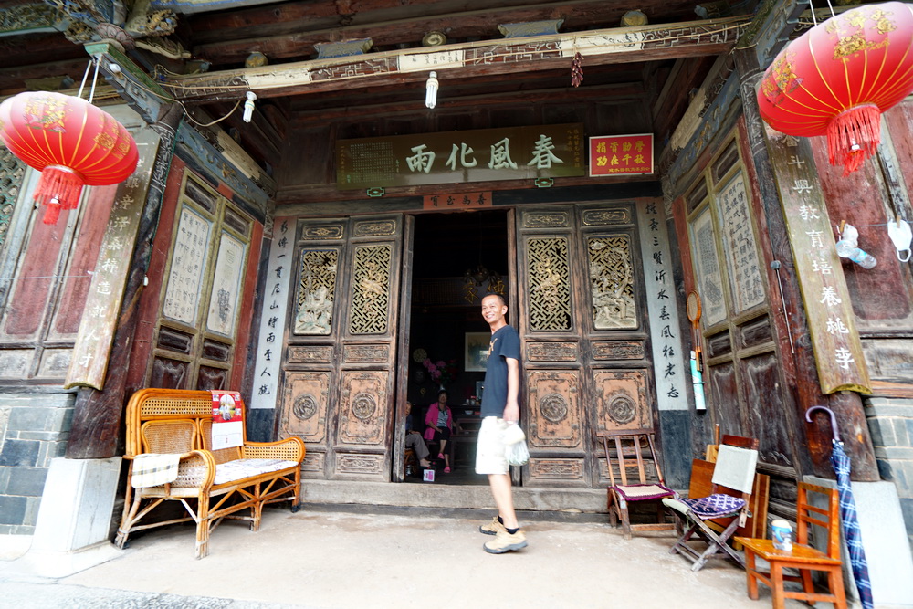 曾家为曾参后代,也就是曾子,他是春秋末年思想家,儒家大家,孔子晚年