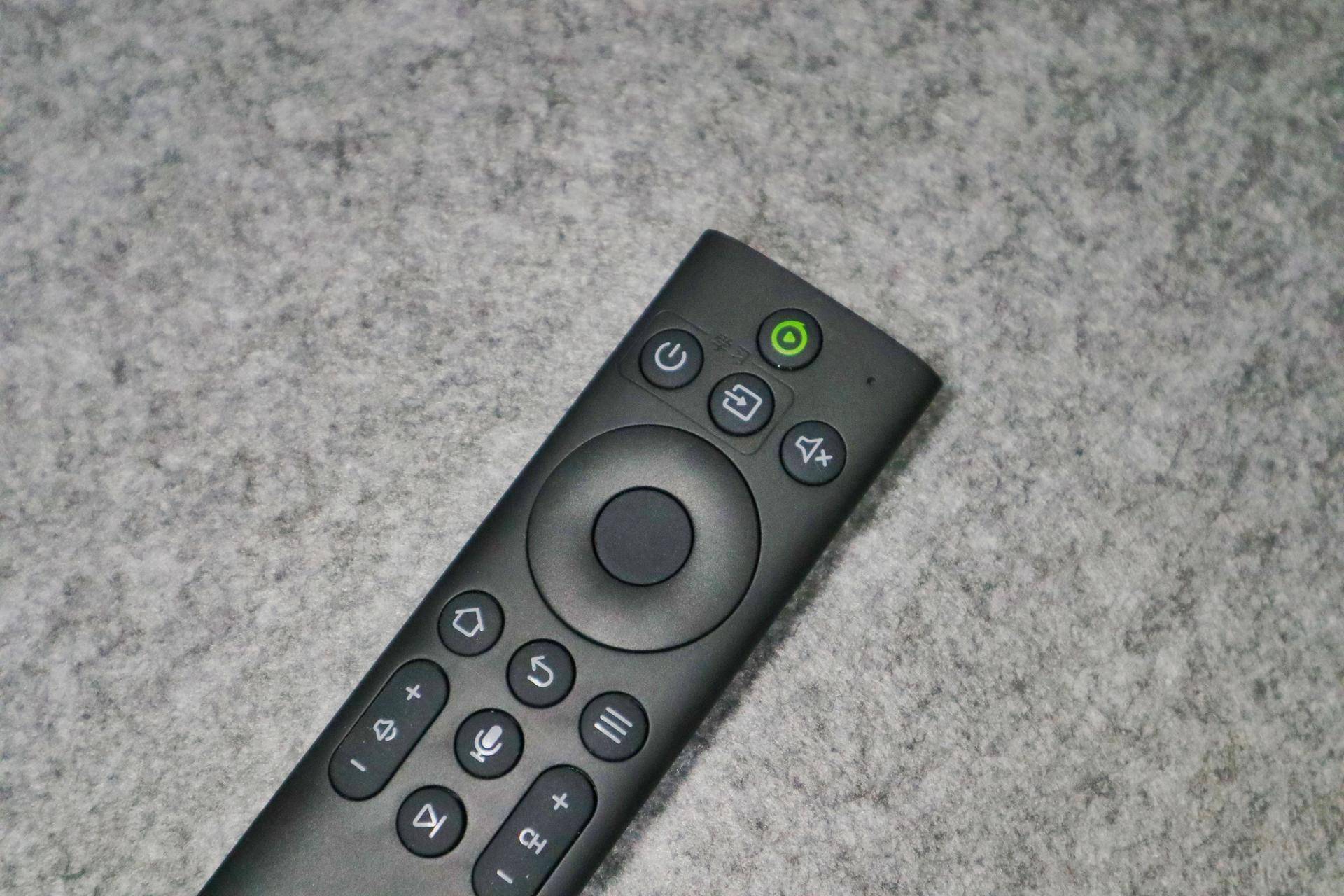 爱奇艺电视果5s plus上手体验_遥控器