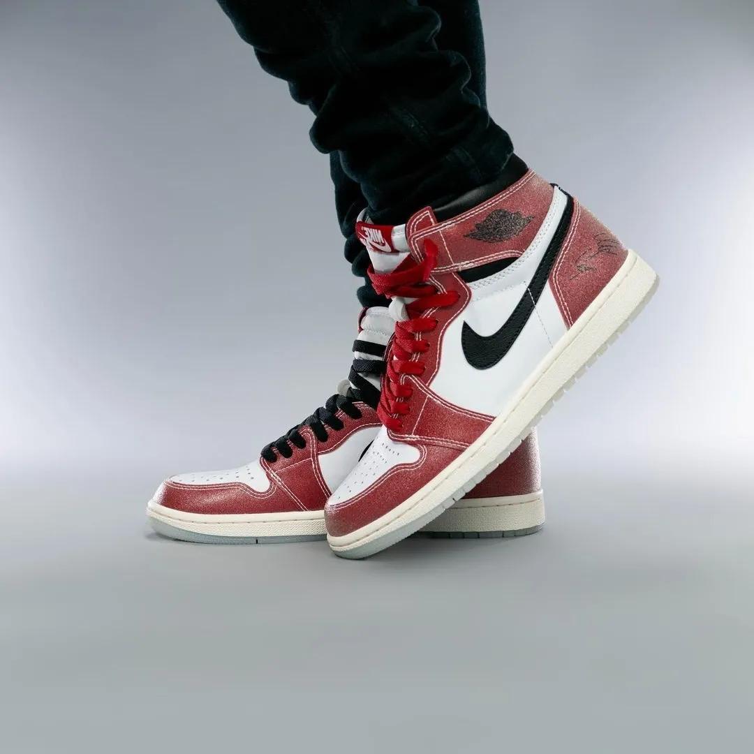 超限量 "芝加哥" aj1 上脚效果曝光!嘴角流下不争气的泪水.