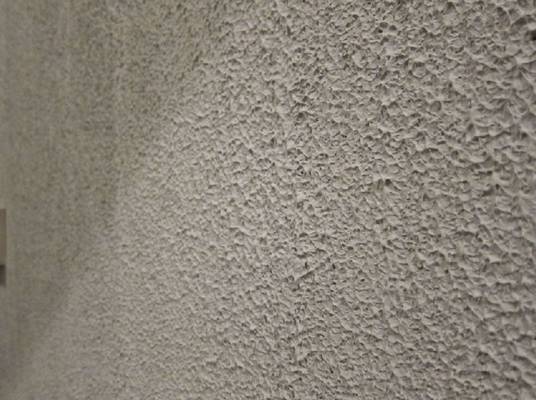 厨房和卫生间在铺贴瓷砖时必须做拉毛处理?_手机搜狐网