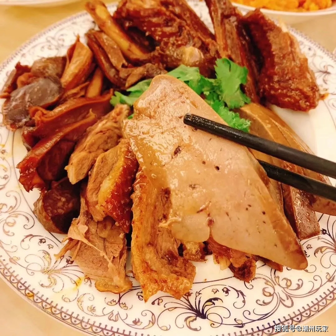 潮州卤味用这种方法制作,吸引了无数美食家