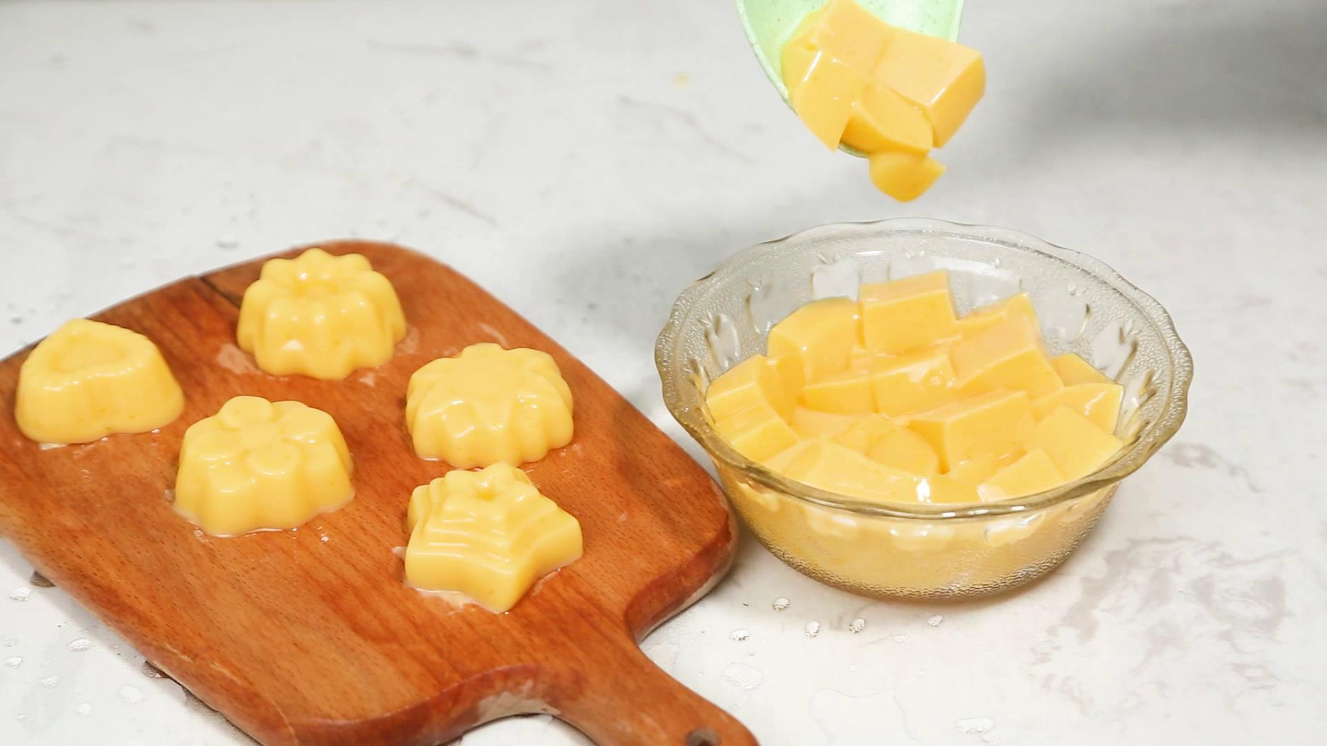 奶茶三兄弟小料:鸡蛋布丁做法