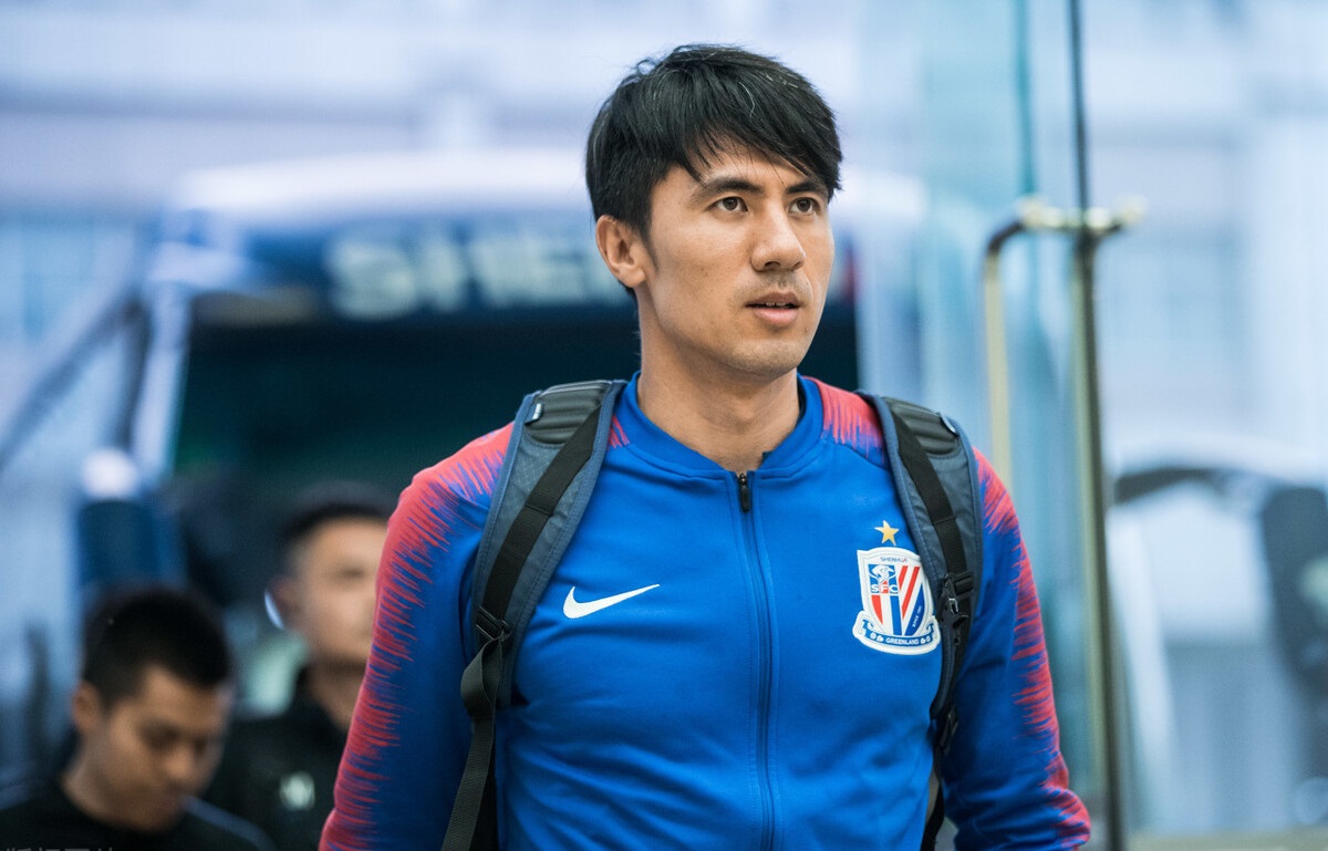 申花新一轮清洗即将开始,四人被列入离队名单,两人曾是绝对主力